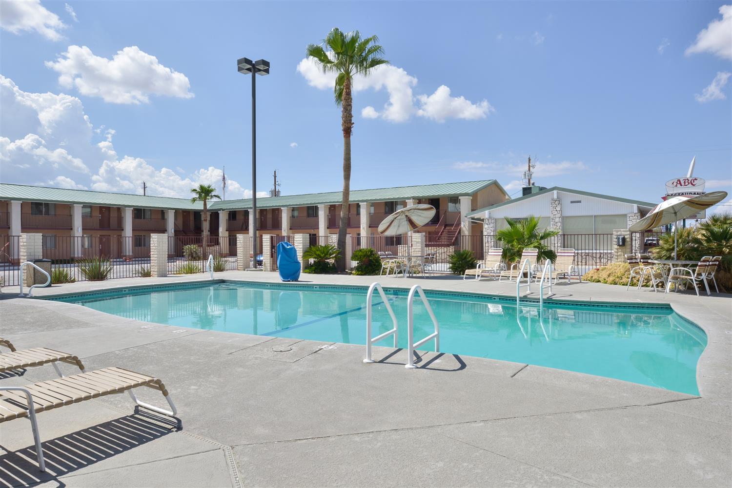 Best Western Plus King'S Inn And Suites Kingman Bagian luar foto